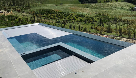 Level terrace wet-pit system