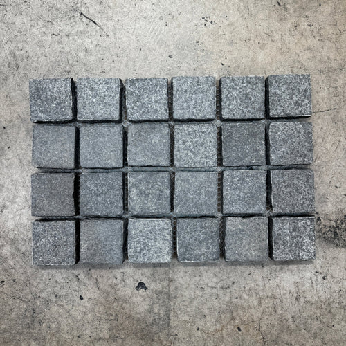 Black Flamed Granite Cobbles on Mesh (Side by Side) – 600 x 390 x 30mm