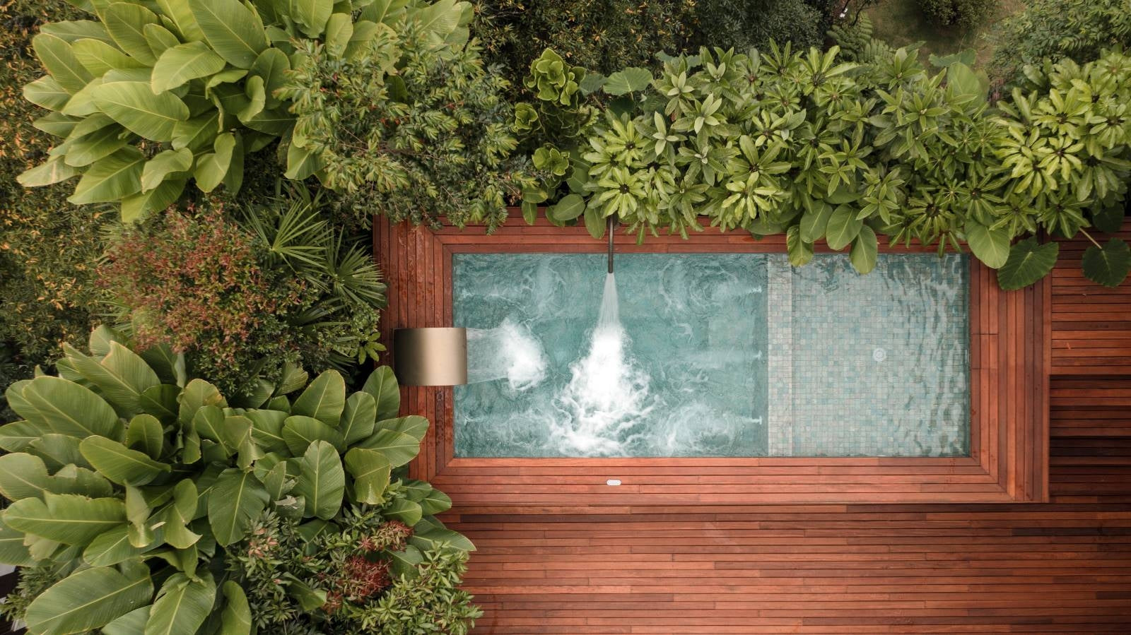 Ezarri Bali stone 50mm corner mosaic