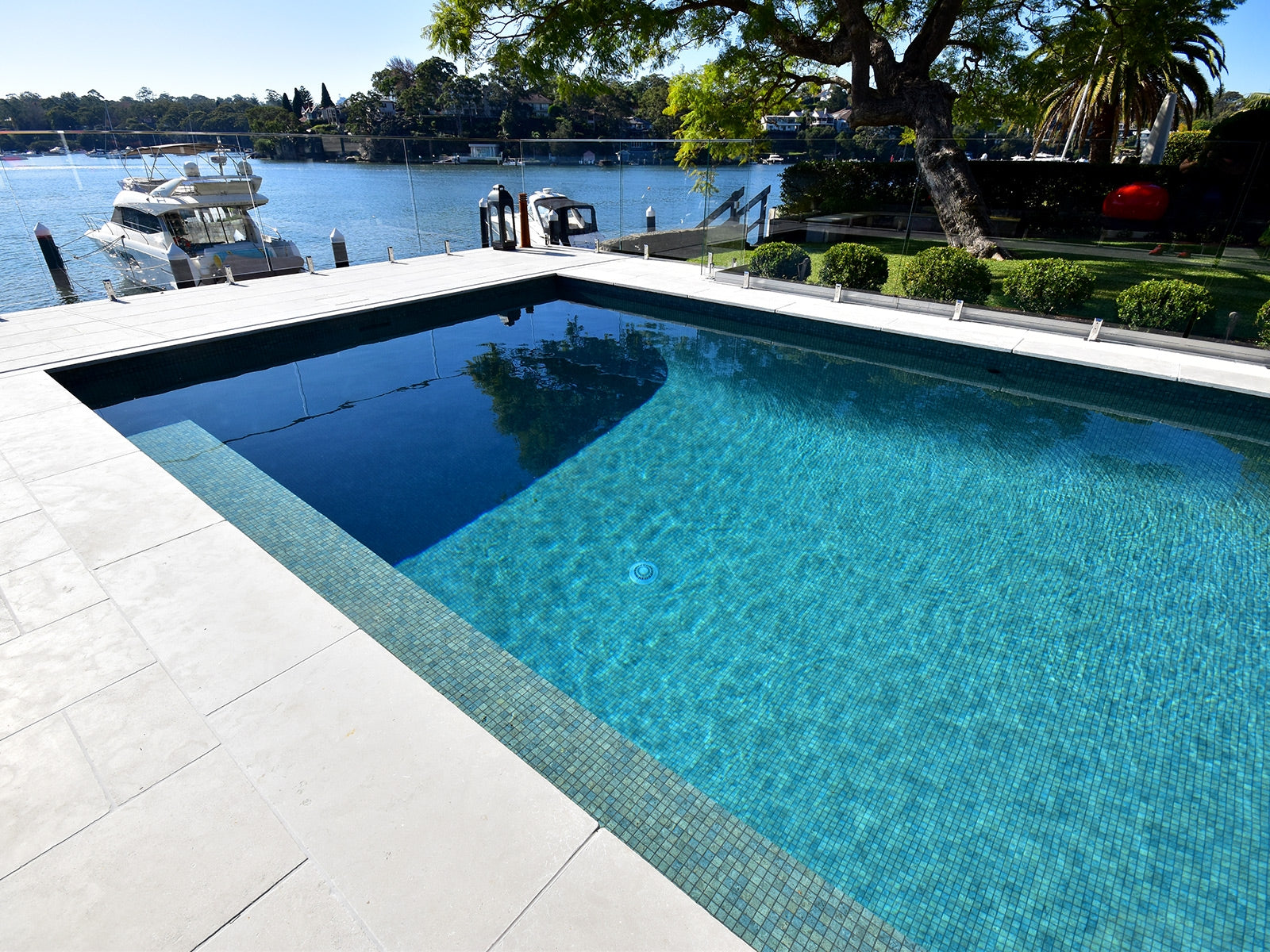 Ezarri Bali stone 25 x 25mm mosaic