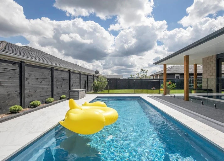 Carrara 600(A) x 300 x 40/20 rebated coping